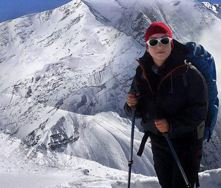 صعود بانوی کوهنورد لنگرودی به قله 7 هزار متری لنین