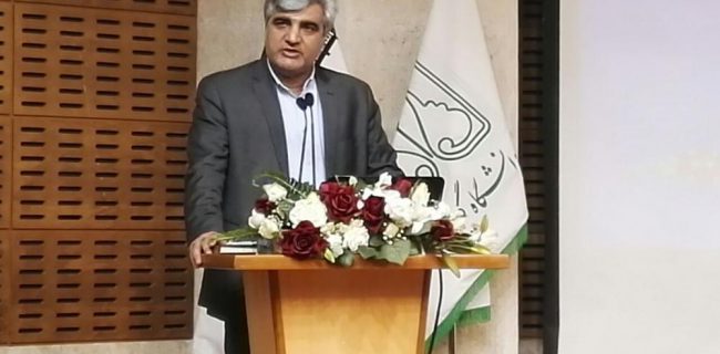 دانشجویان نباید از پرداختن به مطالبات سیاسی صرف نظر کنند/جوانان باید مغایرت های گفتار و رفتار افراد را رصد ‌کنند