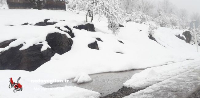 بارش شدید برف در ۵ محور کوهستانی گیلان / رانندگان تجهیزات زمستانی و زنجیر چرخ همراه داشته باشند