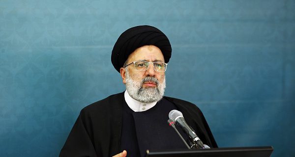 جمع‌آوری امضای نمایندگان برای نامزدی رئیسی در انتخابات ۱۴۰۰