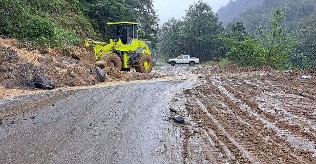 بازگشایی راه روستای لاسک در محور چوبر به امامزاده ابراهیم در شفت