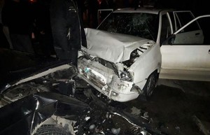 برخورد شدید دو خودروی سواری ۶ مصدوم بر جای گذاشت