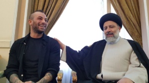 خواننده مبتذل اصولگرایان لس‌آنجلسی می شود؟