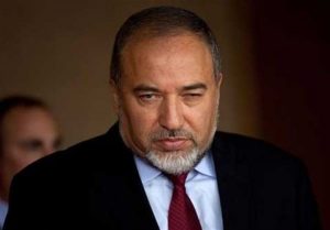 وزیر جنگ اسرائیل:ایرانی ها دختر 18 ساله را بخاطر رقصیدن در زندان انداخته اند/اروپایی ها ریا کارند