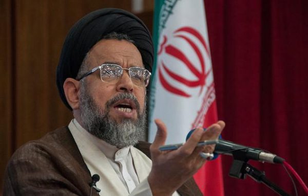 عده ای در فضای مجازی به خدمتگزاران انقلاب اسلامی تهمت می‌زنند/ نمی توان ادعای انقلابی و ولایی بودن داشت ولی دروغ پراکنی کرد