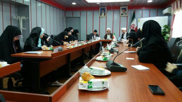 دیدار جمعی از دختران موسسه یاران منتظر(عج) با مدیرکل تبلیغات اسلامی گیلان