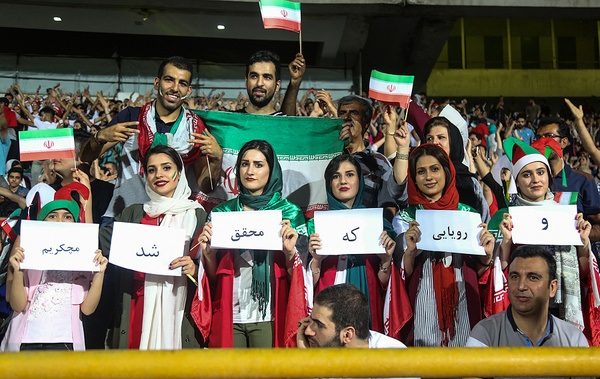دلیل برکناری مدیر مجموعه آزادی راه دادن زنان به ورزشگاه بود؟