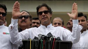 آیا “عمران خان” پاکستان را به ایران نزدیک خواهد کرد؟/موضع نخست وزیر جدید پاکستان در برابر آمریکا چیست؟
