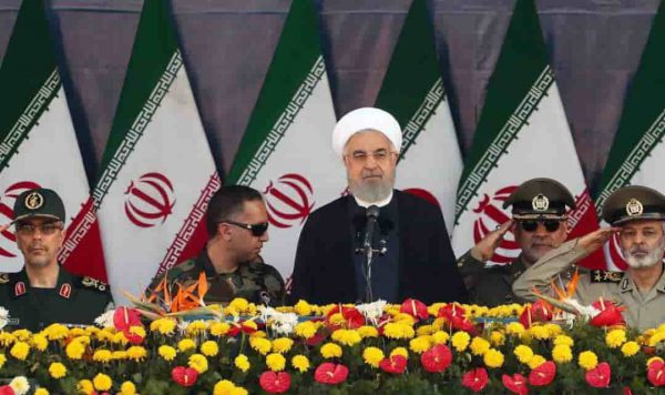 ایران سلاح های دفاعی خود را کنار نخواهد گذاشت/پیام انقلاب اسلامی از روز اول صلح بود