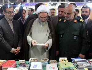 جامعه با کتاب به پویایی می‌رسد/ نبود اعتبارات دلیل به اتمام نرسیدن کتابخانه رشت