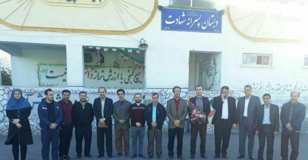 دلجویی مدیرکل آموزش و پرورش گیلان از معلمی که مورد ضرب‌وشتم قرار گرفت