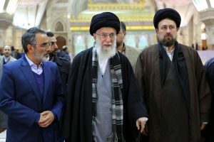 رهبر انقلاب در مرقد امام خمینی(ره) وگلزار شهدا حضور یافتند