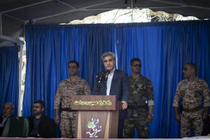 ارتش نماد عزت و اقتدار ملی است