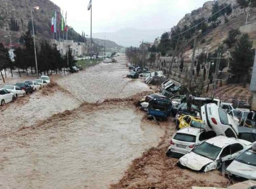 تاثیر سیل های اخیر بر اقتصاد کشور چیست؟/آیا کشور برای اداره امور دچار مشکل می شود؟