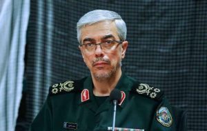 آمریکایی‌ها در مقابل اقتدار ملت سرفرود آوردند