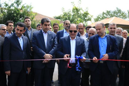گزارش تصویری افتتاح آسفالت راه روستایی منگوده توسط بنیاد مسکن رشت