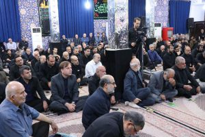 حضور استاندار گیلان در مراسم عزاداری اباعبدالله الحسین (ع) در مسجد خواهر امام رشت