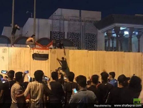 حمله به کنسولگری ایران در کربلا /پرچم ایران پایین کشیده شد+فیلم