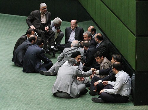 شورای نگهبان با نمایندگانی که وصل به باندهای قدرت و ثروت بودند برخورد کرد/نمایندگان جدید از رد صلاحیت ها عبرت بگیرند/با اختلاف‌افکنان قومی و گویشی در انتخابات برخورد می‌شود