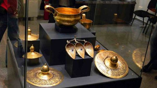 کشف بیش از ۹۵۰ عتیقه از جویدگان گنج در گیلان