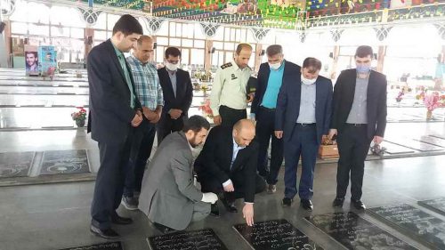 اگر در مسیر شهدا حرکت کنیم قطعا راه درست گم نمی شود/شهدا نقطه عطف و درخشان نظام محسوب می شوند