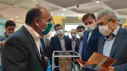 معاون رئیس جمهور از نمایشگاه محصولات فناورانه دانشگاه گیلان بازدید کرد