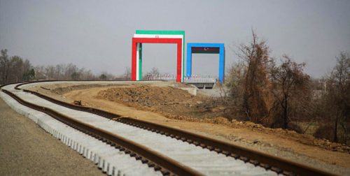 جمهوری آذربایجان به تعهد خود در خصوص بارانداز ریلی آستارا-آستارا عمل نکرده است/عدم وجود فضای کافی برای تخلیه و بارگیری کالا در بارانداز آستارا