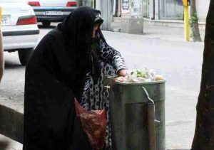 آگهی خبرساز یک مادر در دیوار: شما را به خدا احتیاج به غذا دارم!