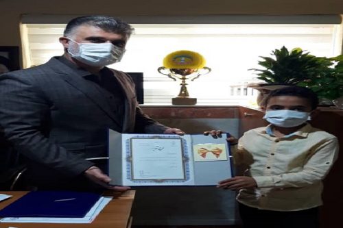 تجلیل از نوجوان رودباری رکورد دار حرکت با حلقه هولاهوپ