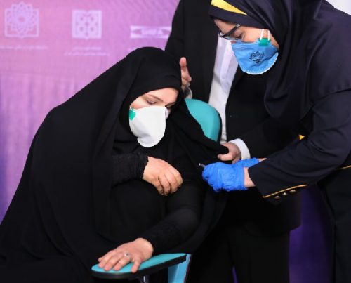 آغاز‌ واکسیناسیون در پایگاه تجمیعی شهید چمران رشت با دو نوبت صبح و عصر