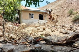 تعیین زمینِ ساخت روستای جدید برای مردم آسیب دیده «خِرشک»