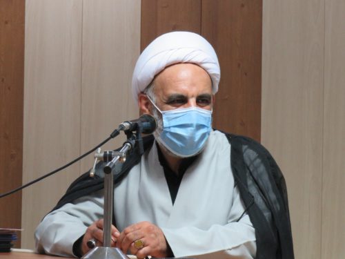 کمرنگ کردن نقش روحانیت در دفاع مقدس توطئه دشمن است