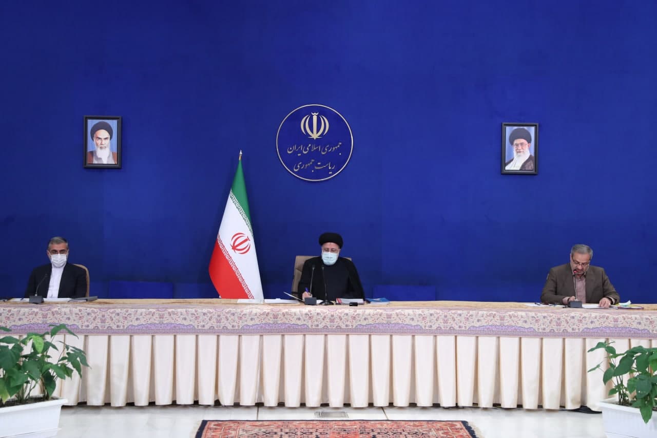 مسائل مالی و معیشتی معلمان یک بار برای همیشه باید حل شود
