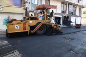 اجرای عملیات آسفالت در رشت به دستور شهردار