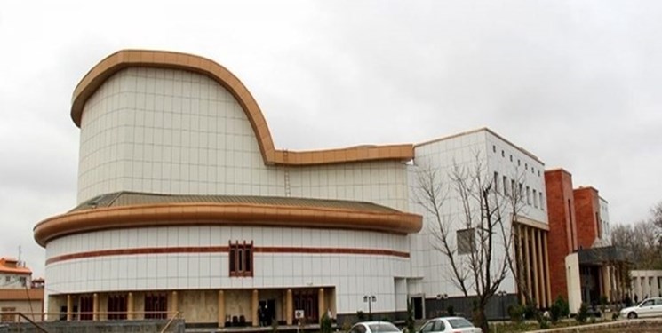 بازگشایی تالار مرکزی رشت بااجرای همایش «فرم و نقد در هنر و سینما» بازگشایی تالار مرکزی رشت بااجرای همایش «فرم و نقد در هنر و سینما»