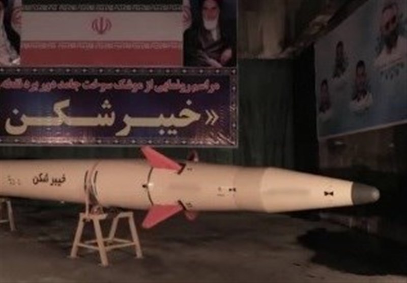 موشک بالستیک «خیبرشکن» با برد ۱۴۵۰ کیلومتر رونمایی شد موشک بالستیک «خیبرشکن» با برد ۱۴۵۰ کیلومتر رونمایی شد