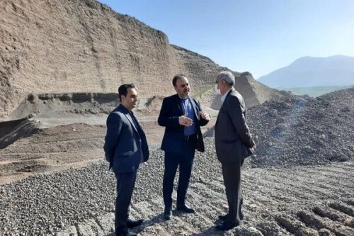 بهره برداری از معادن باید در چارچوب قانون باشد