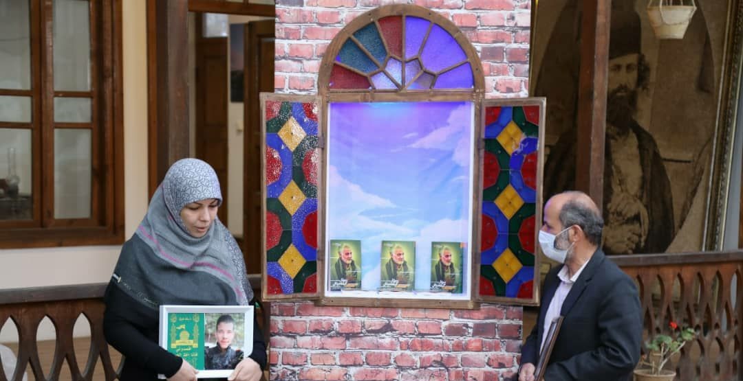 رونمایی از کتاب «سردار گیله مردان» در رشت رونمایی از کتاب «سردار گیله مردان» در رشت