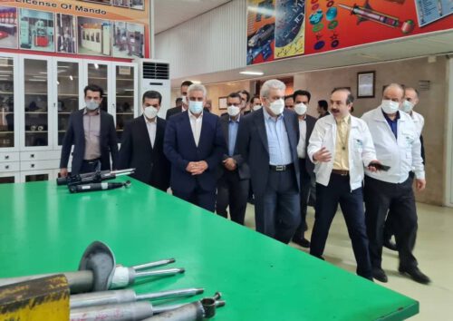 بازدید معاون رئیس جمهوری و استاندار گیلان از چندین شرکت دانش‌بنیان در شهر صنعتی رشت