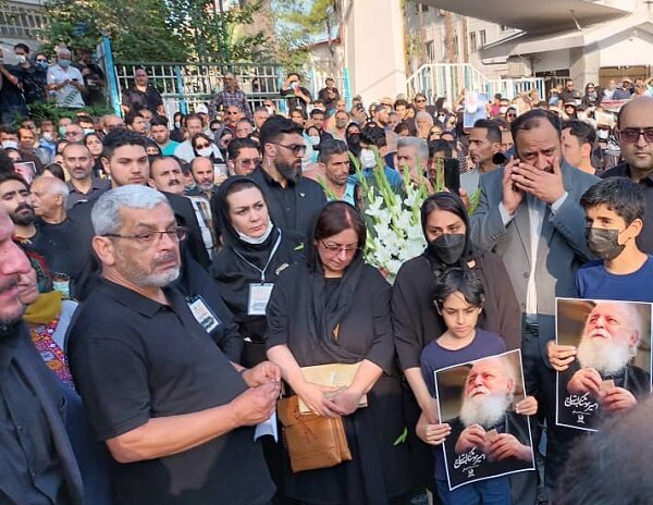 مراسم بزرگداشت و تدفین «امیر هوشنگ ابتهاج» در رشت آغاز شد مراسم بزرگداشت و تدفین «امیر هوشنگ ابتهاج» در رشت آغاز شد