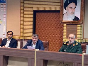 دشمن به دنبال رواج بی‌حیایی و بی بندوباری است / سپاه و بسیج حامی مردم هستند