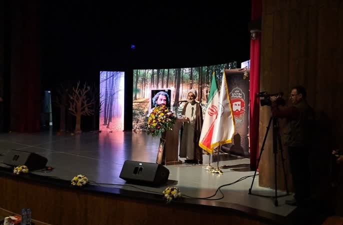 میرزا در سایه نفوذیها تنها شد / اهالی نفوذ هم عامل ریزش هستند هم مانع رویش میرزا در سایه نفوذیها تنها شد / اهالی نفوذ هم عامل ریزش هستند هم مانع رویش