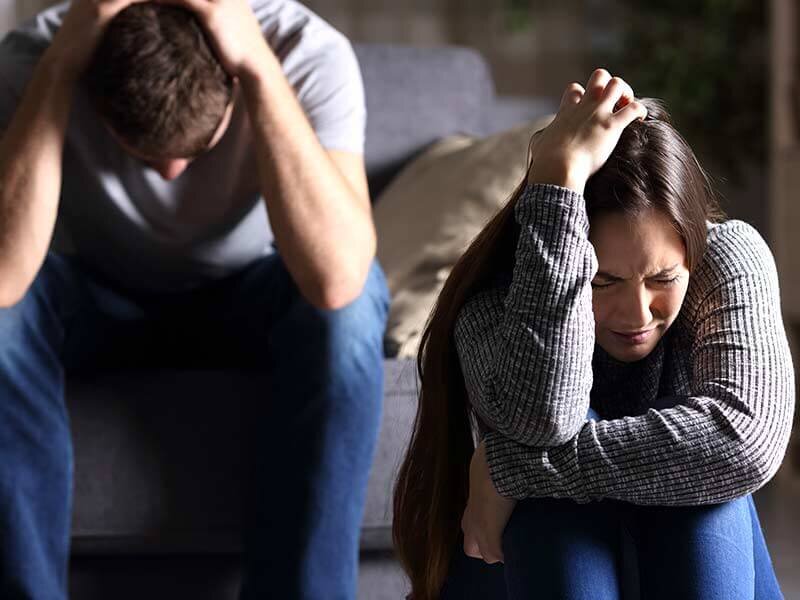 ۱۰ رفتار آقایان که خانمها را عصبانی میکند ۱۰ رفتار آقایان که خانمها را عصبانی میکند