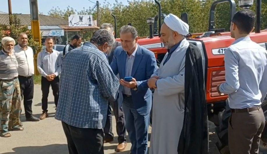 اعطای ۴ دستگاه تراکتور به مددجویان کمیته امدادامام صومعه سرا