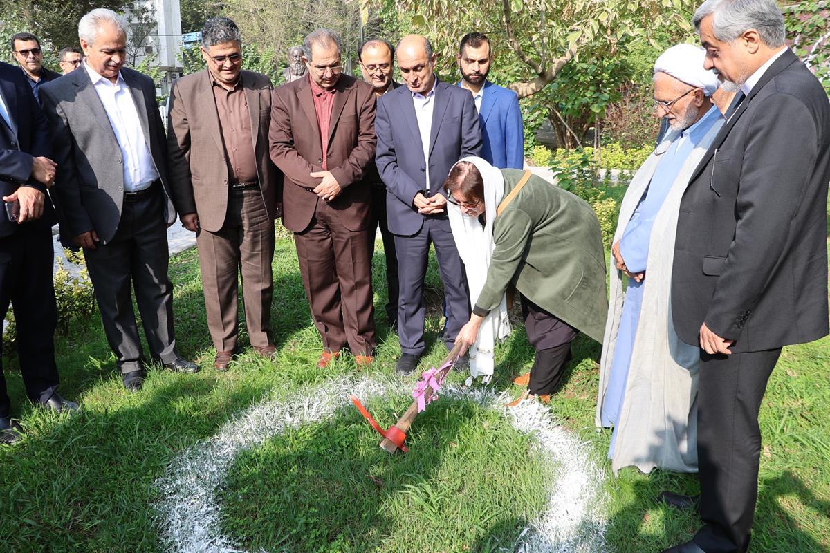 آغاز ساخت یادمان زندهیاد امیرهوشنگ ابتهاج در رشت آغاز ساخت یادمان زندهیاد امیرهوشنگ ابتهاج در رشت