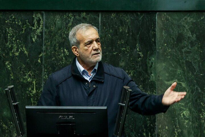 میگویند حقوق را زیاد کنید؛ یکی به من بگوید از کجا پول بیاورم میگویند حقوق را زیاد کنید؛ یکی به من بگوید از کجا پول بیاورم