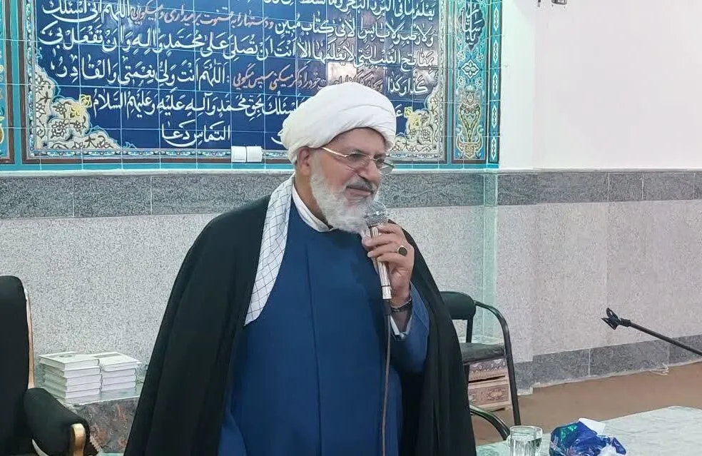 کسی در دنیا زورش به نظام اسلامی نمیرسد کسی در دنیا زورش به نظام اسلامی نمیرسد