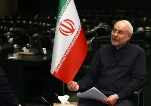 دشمن هنوز به تسلیم شدن ایران امیدوار است / تأمین کالاهای اساسی باید اولویت اول مسئولان باشد / آدرس غلط دادن علیه دولت به انسجام ملی لطمه می زند