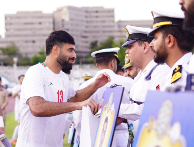 تجلیل از جانبازان ناو دنا پیش از بازی تیم ملی تجلیل از جانبازان ناو دنا پیش از بازی تیم ملی