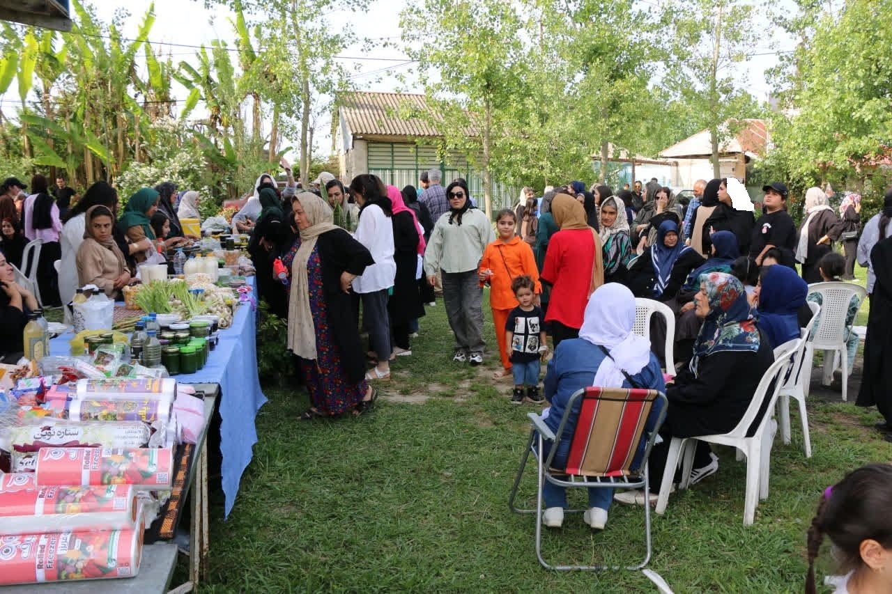 برپایی نمایشگاه و بازارچه محصولات محلی در صوفیانده صومعه سرا برپایی نمایشگاه و بازارچه محصولات محلی در صوفیانده صومعه سرا